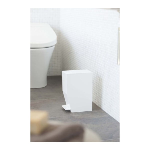 Biały plastikowy kosz na śmieci z pedałem 3,9 l Tower – YAMAZAKI-image-1