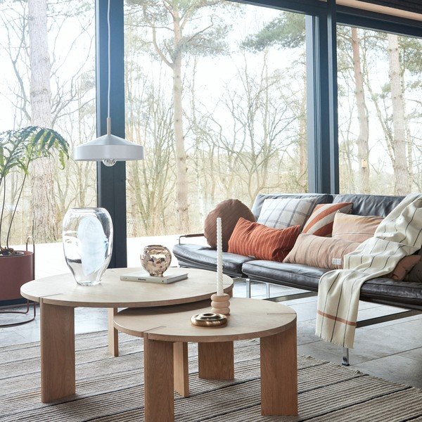 Okrągły stolik z litego drewna dębowego w naturalnym kolorze ø 65 cm Oy – OYOY Living Design-image-1