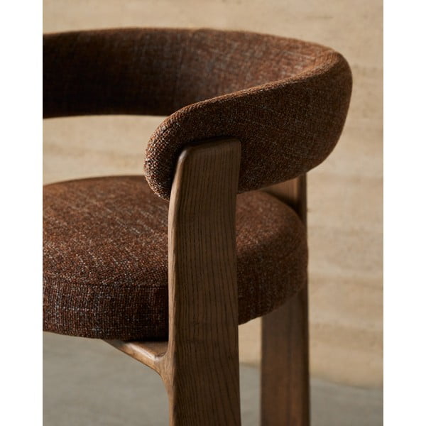 Brązowy fotel jadalniany z litego drewna jesionowego z podłokietnikami Granite – Kave Home-image-3