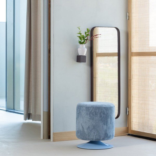 Jasnoniebieski puf z materiału bouclé Islen – WOOOD-image-1