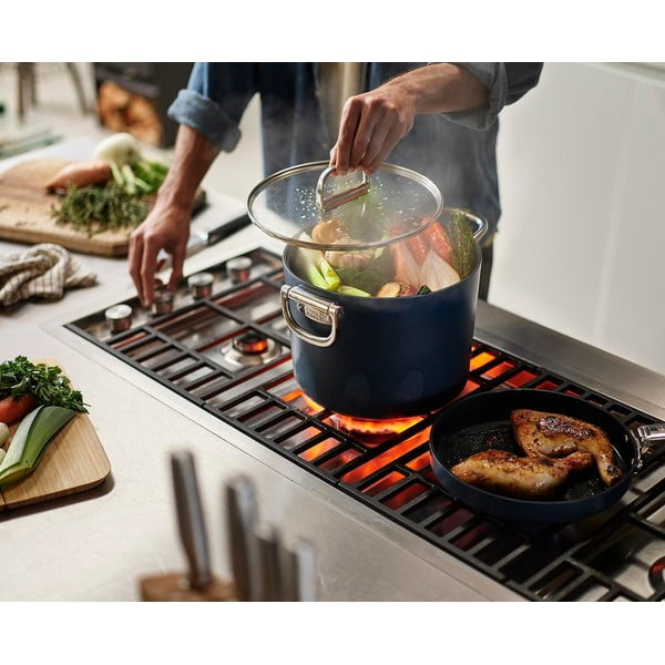 Garnek z pokrywką i powłoką ceramiczną odpowiedni na indukcję Space – Joseph Joseph-image-1