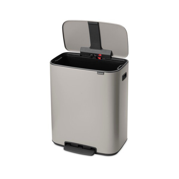 Jasnoszary stalowy kosz na śmieci z pedałem 60 l Bo – Brabantia