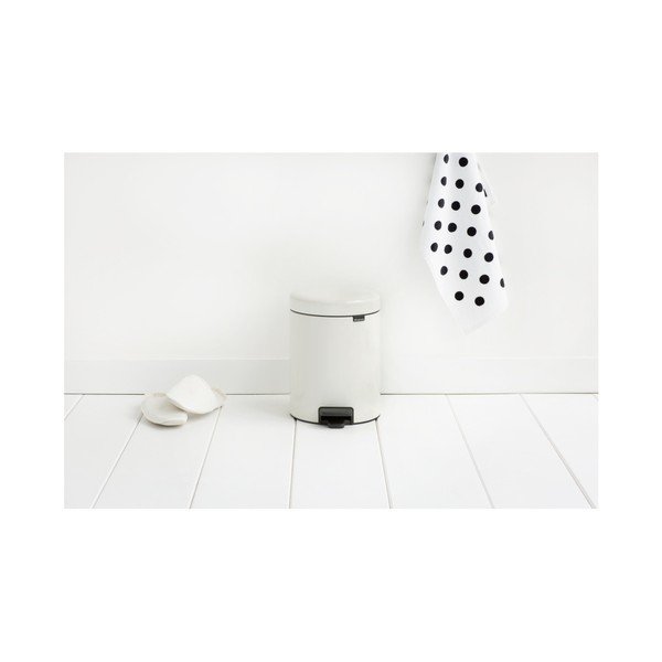 Biały kosz na śmieci z pedałem Brabantia Newicon, 5 l-image-4