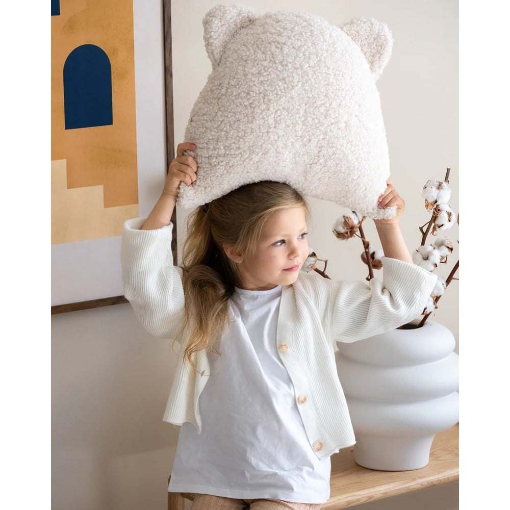 Kremowa poduszka na sofę dziecięcą z materiału bouclé Bear – Wigiwama (zdjęcie 3)