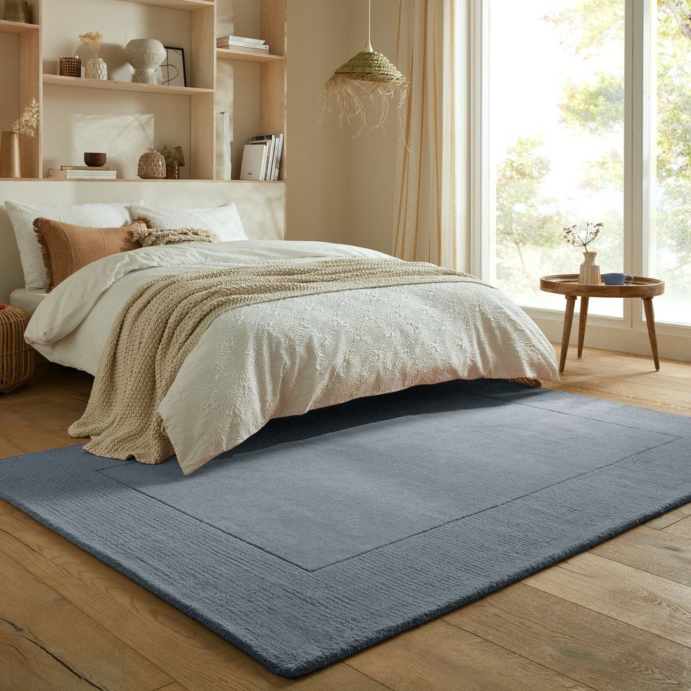 Ciemnoniebieski wełniany dywan tkany ręcznie 120x170 cm Textured Wool Border – Flair Rugs (zdjęcie 2)