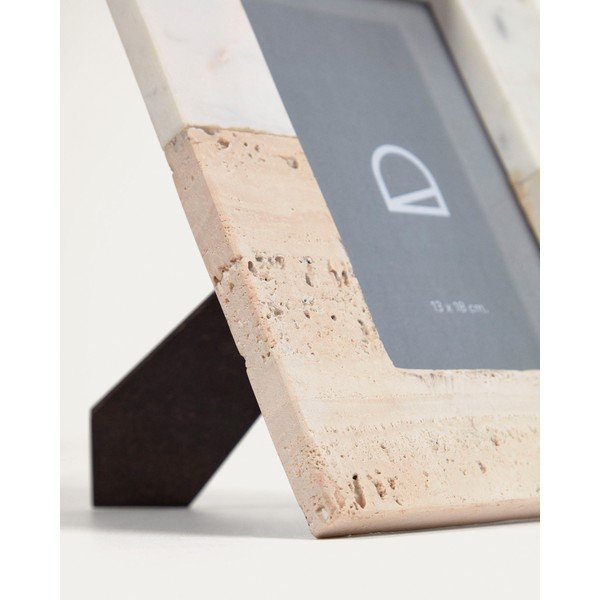 Biała kamienna ramka stojąca 18x23 cm Uria – Kave Home-image-2