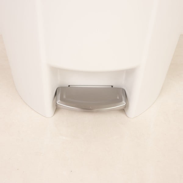 Biały plastikowy kosz na śmieci z pedałem 50 l – Addis-image-2