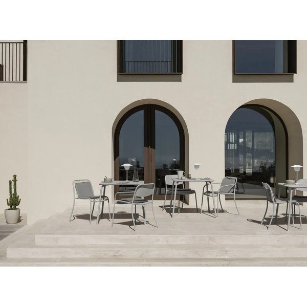 Jasnoszare metalowe krzesło ogrodowe Yua Wire – Blomus-image-3