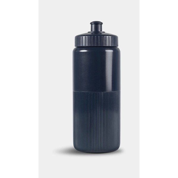 Ciemnoniebieska podróżna plastikowa butelka 750 ml Tessa – Sagaform