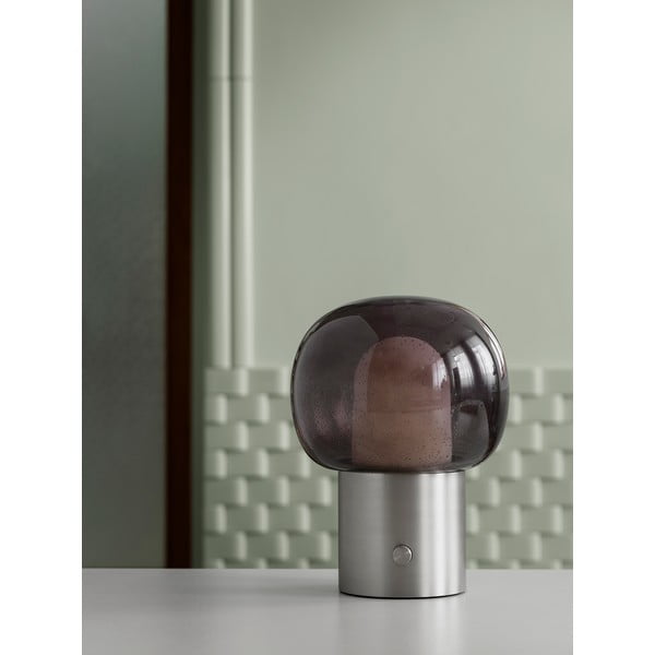 Antracytowa aluminiowa lampa stołowa LED ze szklanym kloszem (wysokość 32 cm) Iris – Blomus-image-3