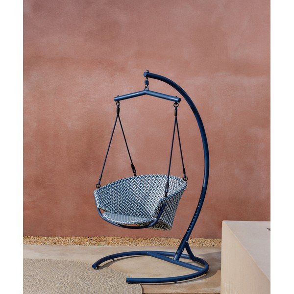 Niebieski rattanowy wiszący fotel ogrodowy Saliga – Kave Home-image-3