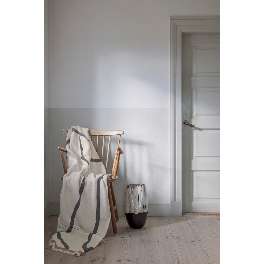 Kremowy koc 130x175 cm Shadow  – Mette Ditmer Denmark (zdjęcie 3)