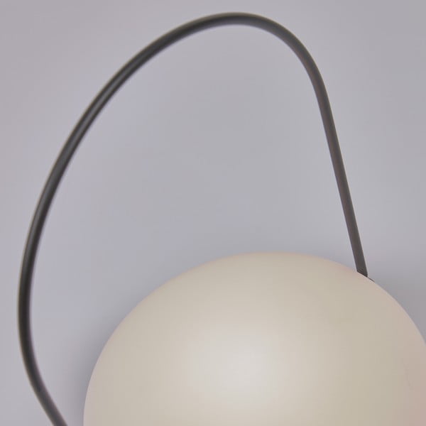 Lampa zewnętrzna z czarnym uchwytem Kave Home Tea-image-1