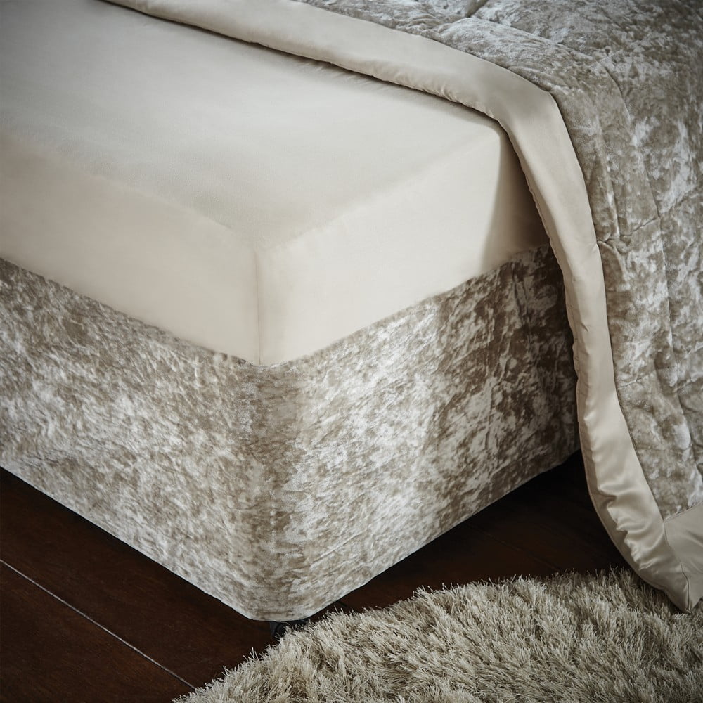 Beżowy aksamitny pokrowiec na ramę łóżka z gumką 137x198 cm Crushed Velvet – Catherine Lansfield (zdjęcie 4)