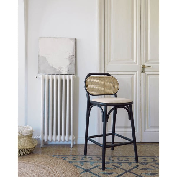 Czarny hoker z litego drewna wiązu (wysokość siedziska 65 cm) Doriane – Kave Home-image-1