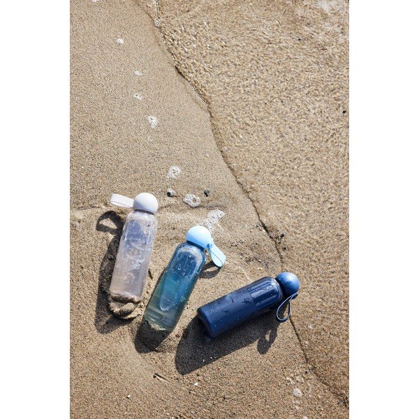 Jasnoniebieska podróżna butelka z plastiku z recyklingu 600 ml Ture – Sagaform-image-1