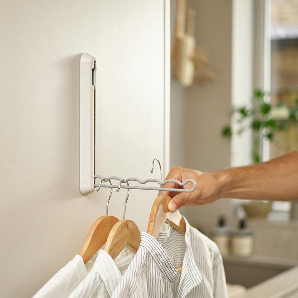 Metalowo-plastikowy uchwyt na wieszaki Orderly – Joseph Joseph-image-1