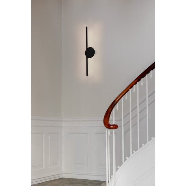 Czarny metalowy kinkiet LED ze ściemniaczem Omni Wall – UMAGE-image-1