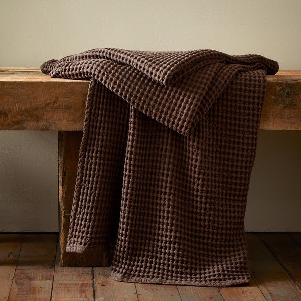 Ciemnobrązowy bawełniany koc 150x200 cm Jaipur Chunky Waffle – Pineapple Elephant-image-1
