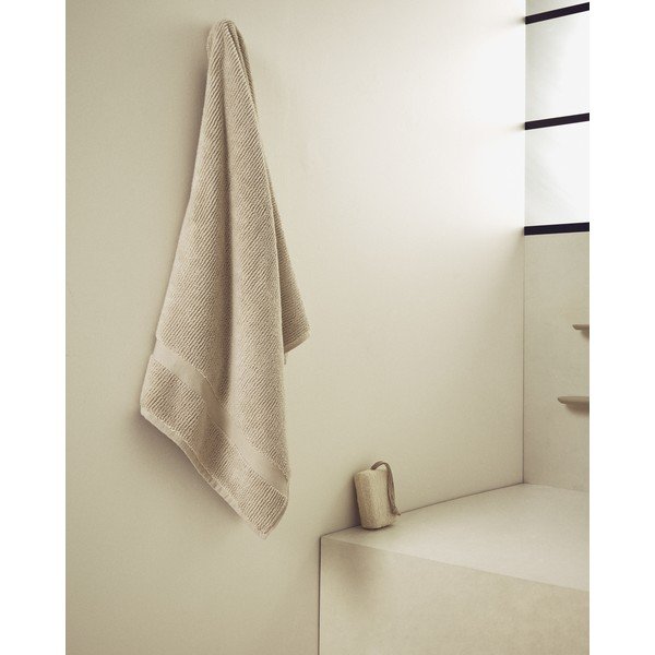 Beżowy bawełniany ręcznik kąpielowy frotte 70x140 cm Olvira – Kave Home-image-2