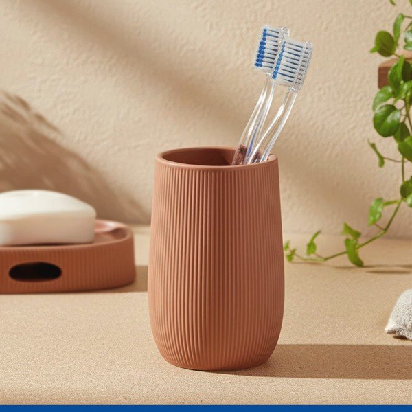 Brązowy kubek na szczoteczki do zębów ceramiczny Fablo – Wenko-image-1
