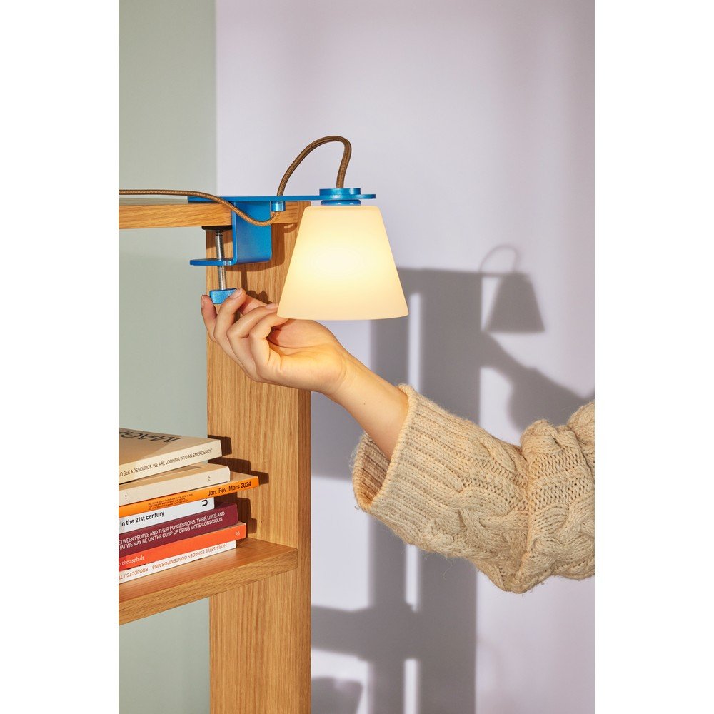 Niebieska lampa stołowa ze szklanym kloszem (wysokość 23 cm) Lure – Hübsch (zdjęcie 3)