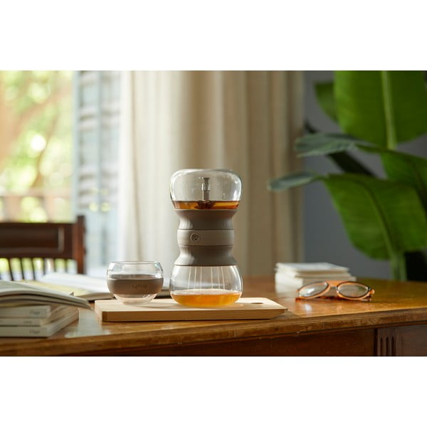 Jasnobrązowy szklany dzbanek do herbaty z sitkiem 500 ml – Lékué-image-1