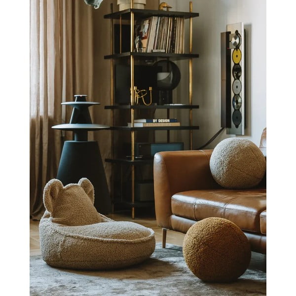 Brązowa poduszka na sofę dziecięcą z materiału bouclé Ball – Wigiwama-image-3