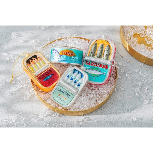 Szklana ozdoba świąteczna 7 cm Can of Sardines – Sass & Belle-image-3