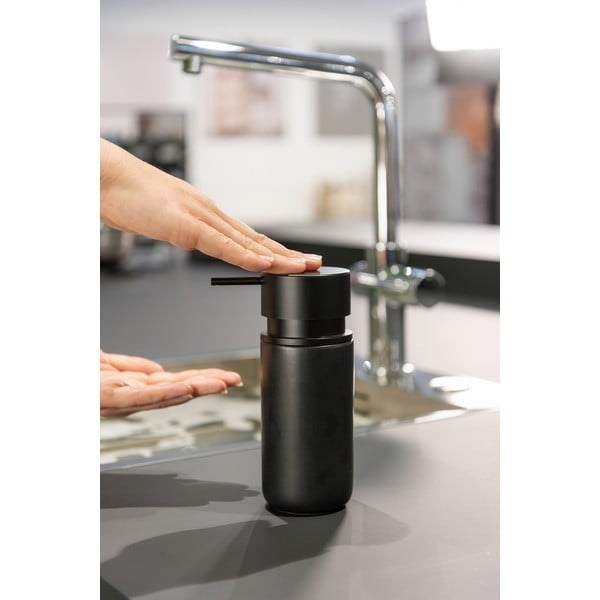 Czarny ceramiczny dozownik do mydła Wenko Black Outdoor Kitchen Silo-image-4