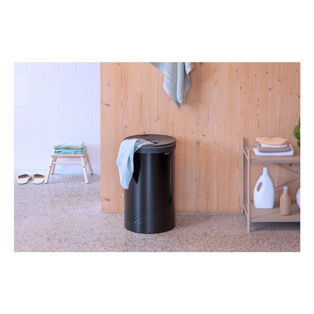 Metalowy kosz na pranie w kolorze matowej czerni 60 l – Brabantia (zdjęcie 7)