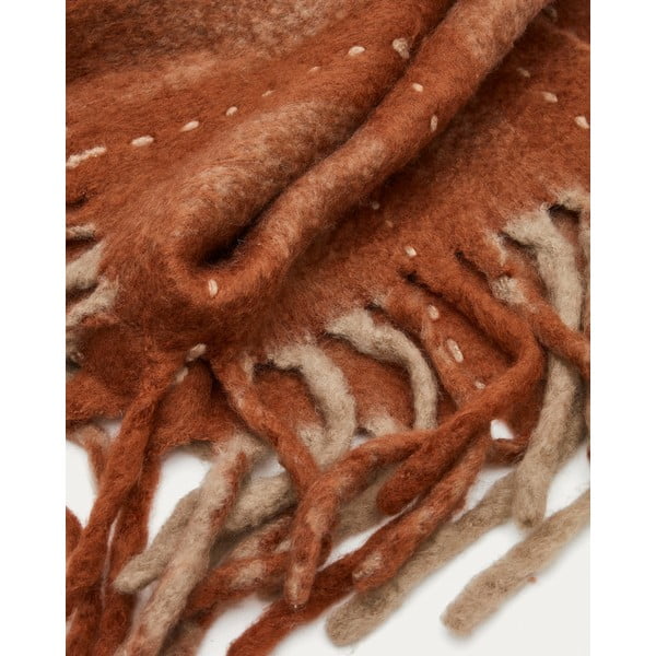 Koc z wełny i mieszanki włókien 130x170 cm Mayela – Kave Home-image-1