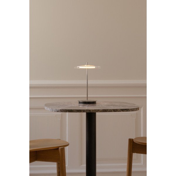 Stalowa lampa stołowa LED z portem USB w kolorze srebra ze szklanym kloszem (wysokość 31 cm) Asteria Move – UMAGE-image-1