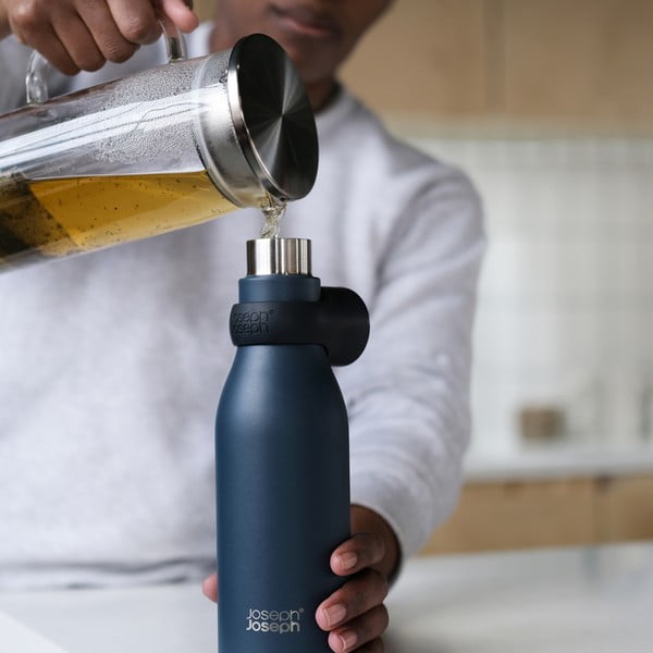 Ciemnoniebieska podróżna butelka ze stali nierdzewnej 500 ml Loop – Joseph Joseph-image-1