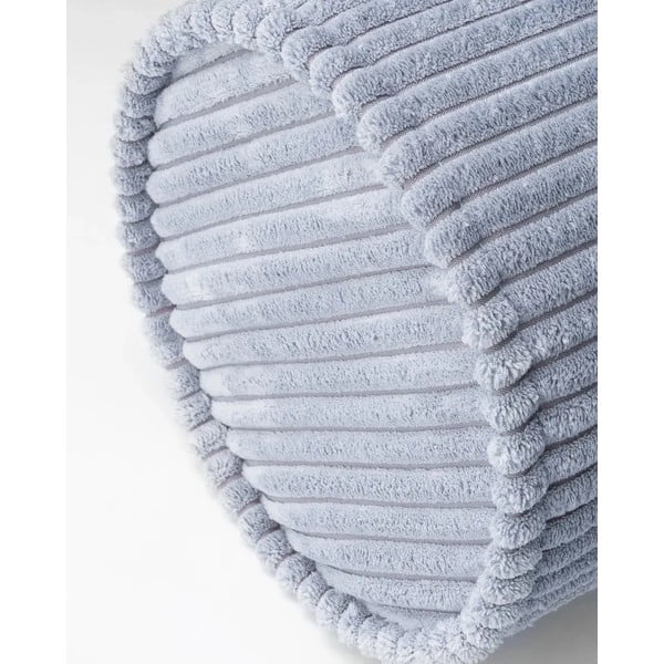 Niebieska sztruksowa poduszka na sofę dziecięcą Roll – Wigiwama-image-2