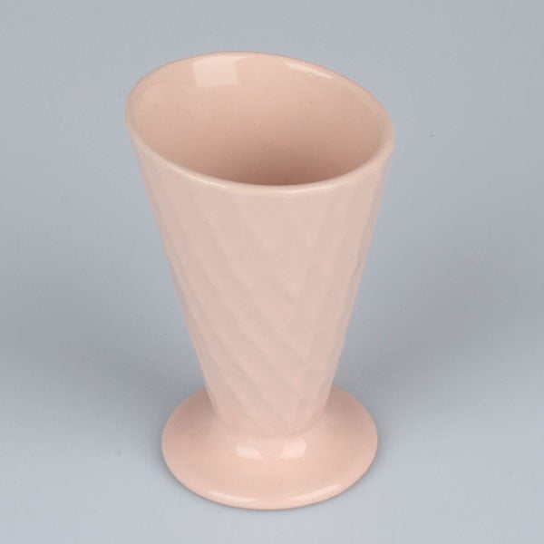 Różowy ceramiczny pucharek do lodów Dakls