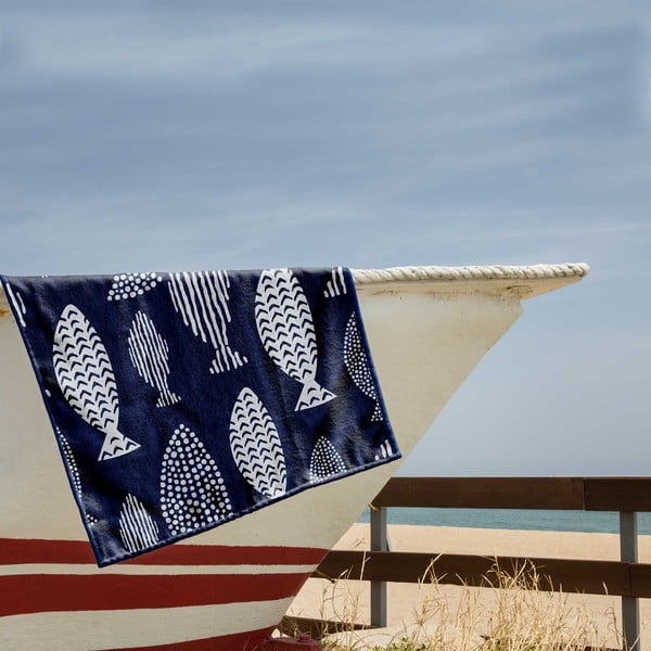 Ciemnoniebieski ręcznik plażowy 90x180 cm Fish – DecoKing-image-1