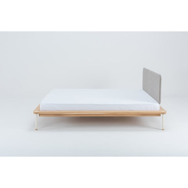 Szare/naturalne łóżko dwuosobowe z litego drewna dębowego ze stelażem 140x200 cm Fina – Gazzda-image-4