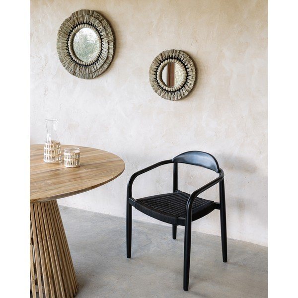 Czarne krzesło ogrodowe z drewna eukaliptusa Kave Home Glynis-image-1