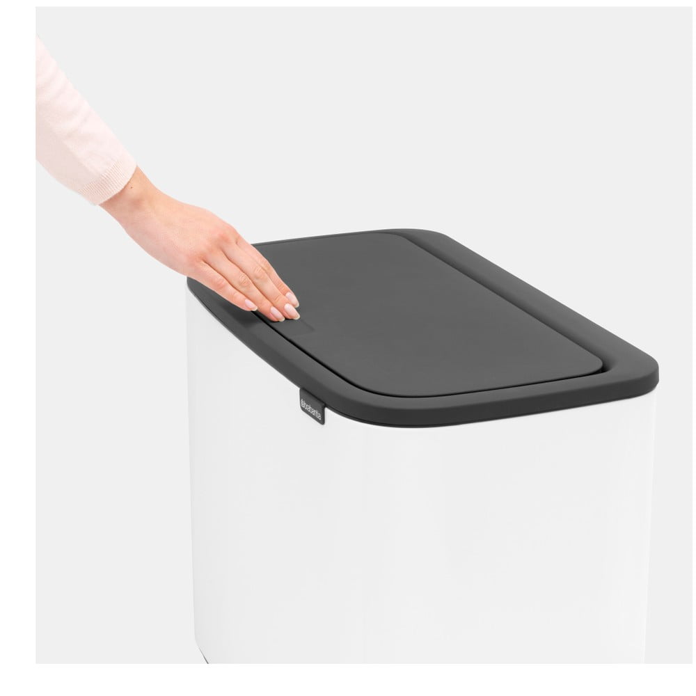 Biały stalowy kosz na śmieci do segregacji odpadów otwierany na dotyk 33 l Bo Touch Bin – Brabantia (zdjęcie 7)