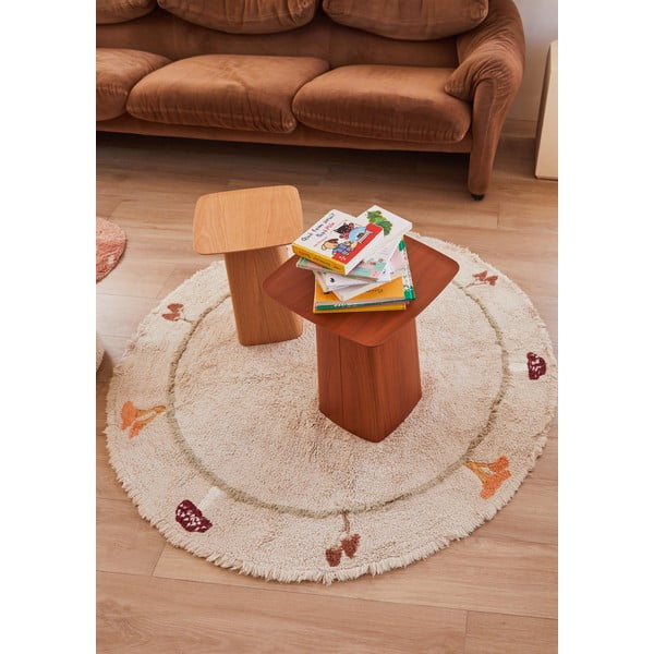 Beżowy bawełniany dywan dziecięcy tkany ręcznie odpowiedni do prania ø140 cm Chanterelle – Lorena Canals-image-1