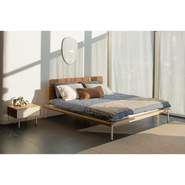 Brązowe/naturalne łóżko dwuosobowe z litego drewna dębowego ze stelażem 160x200 cm Fina – Gazzda-image-1