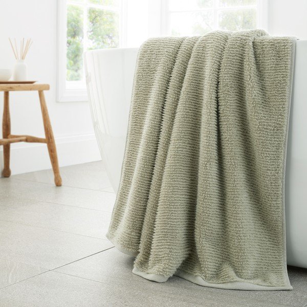 Jasnozielony bawełniany ręcznik kąpielowy 70x127 cm Soft Zero Twist Spa Towel – Bianca-image-1