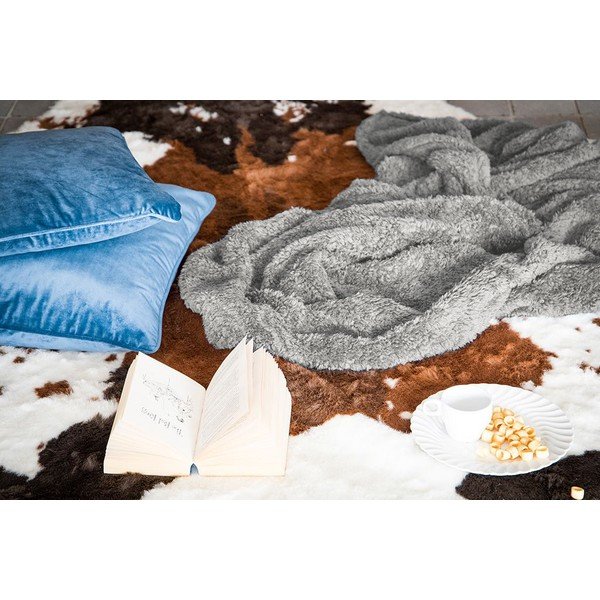 Pluszowy koc w kolorze taupe Tiseco Home Studio Teddy, 130x170 cm-image-1