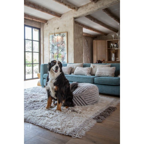 Beżowy wełniany puf Fields – Lorena Canals-image-1