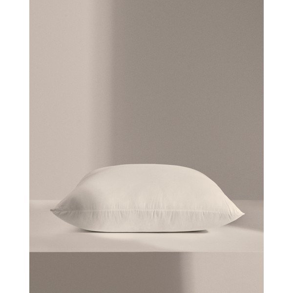 Poduszka 70x70 cm Fluff – Kave Home-image-1