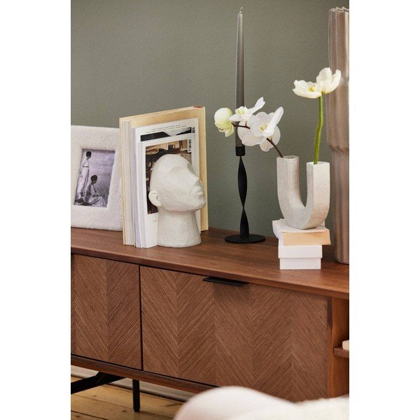 Szafka pod TV w dekorze orzecha w ciemnym naturalnym kolorze 180x51x40 cm Duvberg – Jotex-image-2