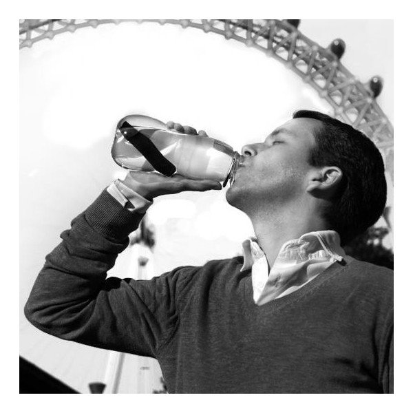 Niebieska butelka filtrująca z aktywnym węglem Black + Blum Eau Good, 800 ml-image-4