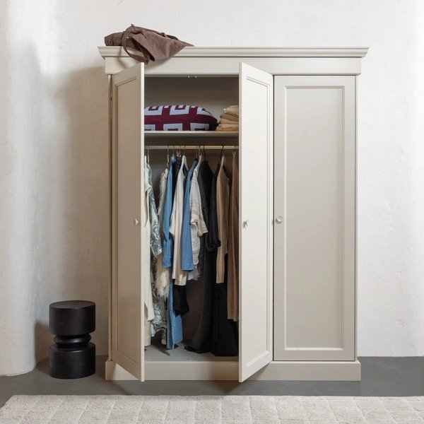 Szarobeżowa szafa z litego drewna sosnowego 171x212x63 cm Olivia – WOOOD-image-2