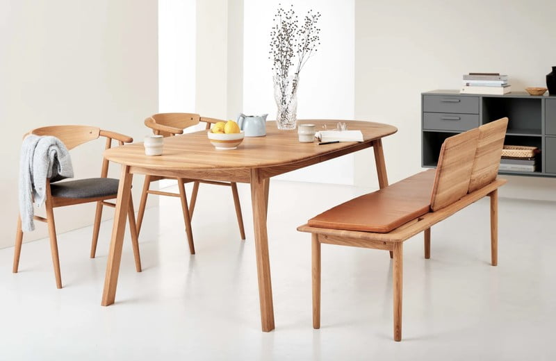 Nowoczesny minimalizm w połączeniu z rustykalnym ciepłem